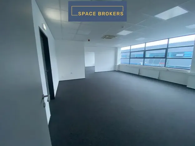 Pronájem skladu, Brno, 2021 m2