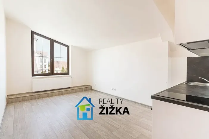 Pronájem bytu 1+kk, Rousínov, Sušilovo náměstí, 24 m2