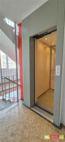 Prodej bytu 2+kk, Praha, Novodvorská, 41 m2