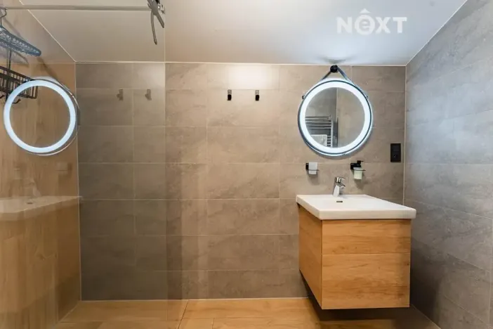 Prodej apartmánu, Staré Město, Sportovní, 197 m2