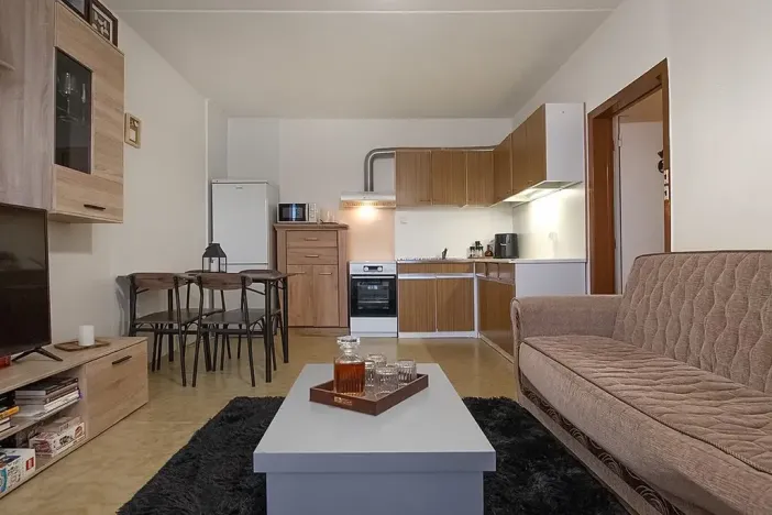 Prodej bytu 2+kk, Tábor, nám. Přátelství, 40 m2