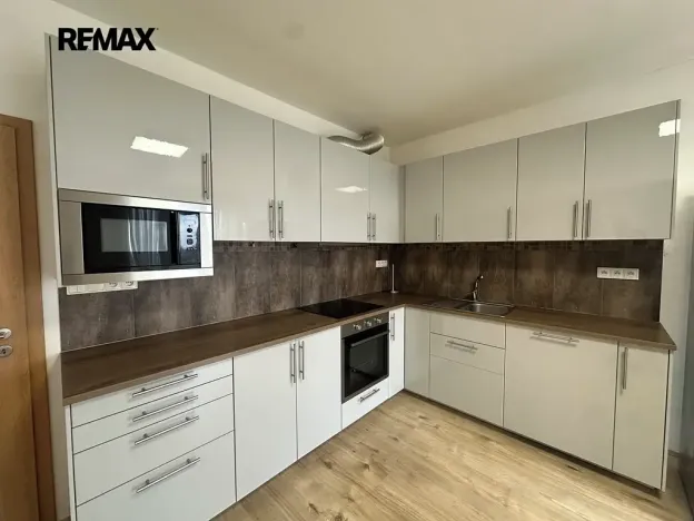 Pronájem bytu 2+kk, Kladno, Jaroslava Holečka, 53 m2