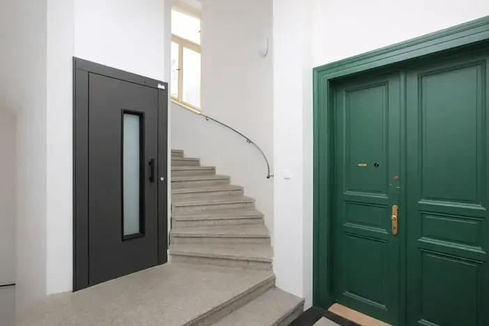 Pronájem bytu 3+1, Praha - Bubeneč, U akademie, 130 m2