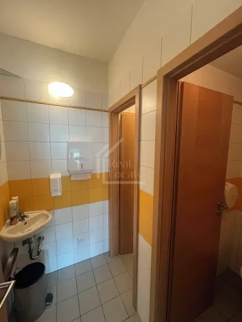 Pronájem kanceláře, Praha - Vršovice, Přípotoční, 160 m2