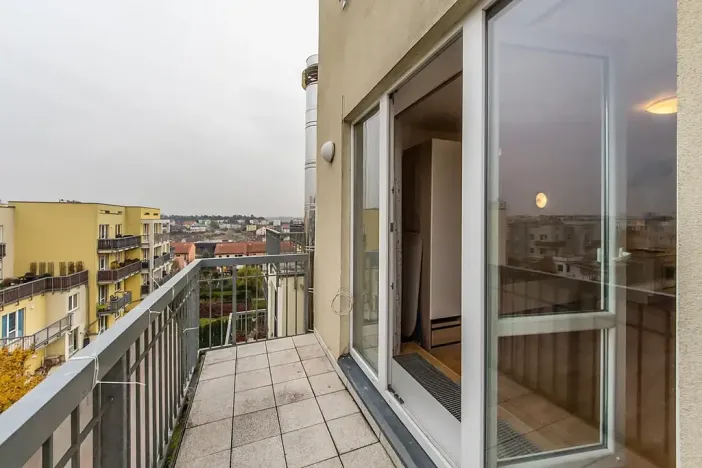 Pronájem bytu 1+kk, Praha - Řeporyje, Wiesenthalova, 34 m2