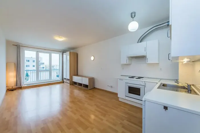 Pronájem bytu 1+kk, Praha - Řeporyje, Wiesenthalova, 34 m2