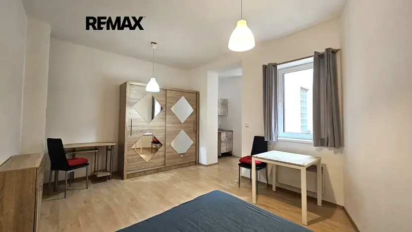 Pronájem bytu 1+kk, Praha - Michle, Magistrů, 27 m2