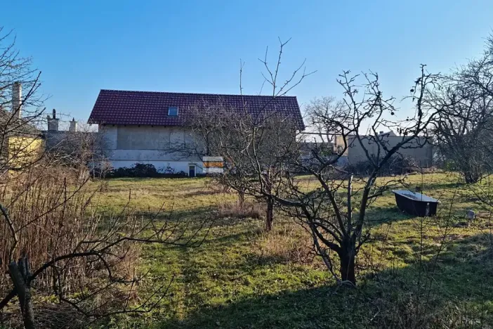 Prodej pozemku pro bydlení, Bašť, Horka, 2096 m2