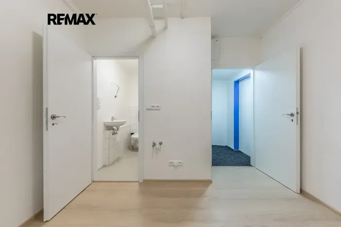 Prodej kanceláře, Praha - Střížkov, Děčínská, 45 m2