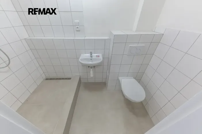 Prodej kanceláře, Praha - Střížkov, Děčínská, 45 m2