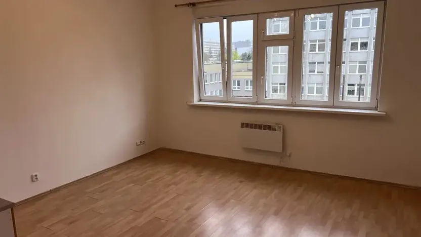 Pronájem bytu 1+kk, Praha - Nusle, Na Pankráci, 33 m2