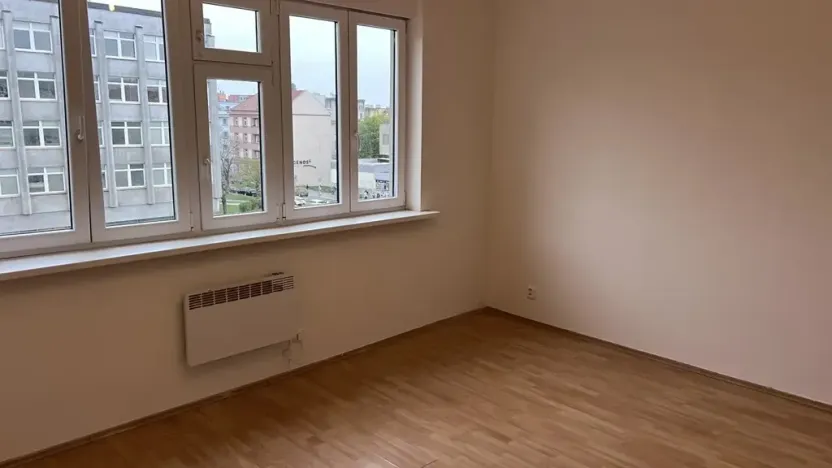 Pronájem bytu 1+kk, Praha - Nusle, Na Pankráci, 33 m2