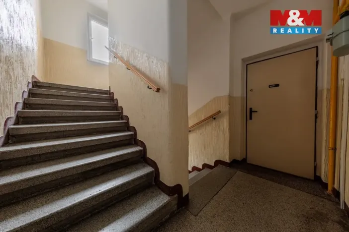 Prodej bytu 3+1, Karlovy Vary - Stará Role, Závodu míru, 73 m2