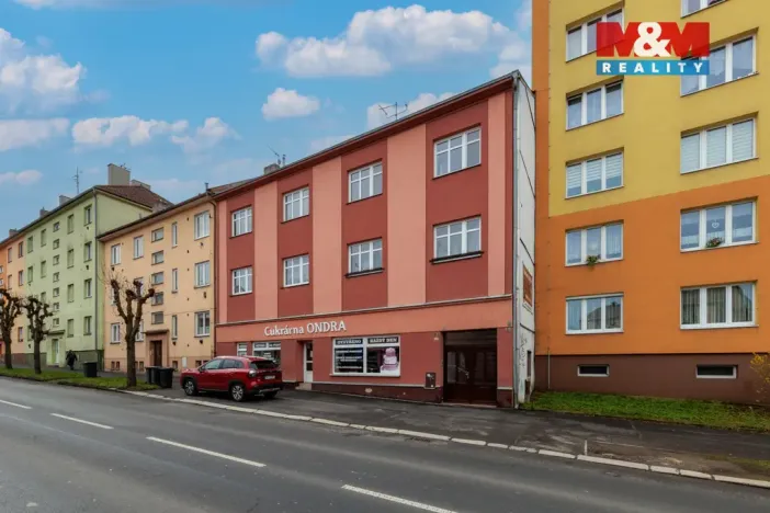 Prodej bytu 3+1, Karlovy Vary - Stará Role, Závodu míru, 73 m2