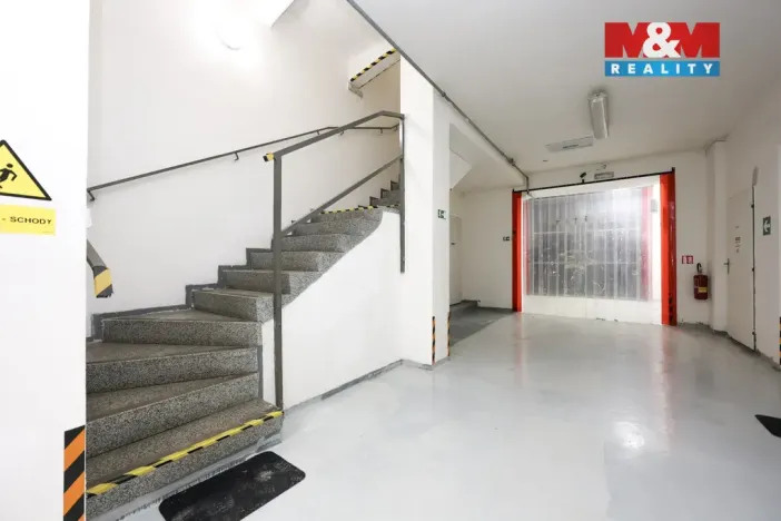 Pronájem skladu, Hlubočky, Fučíkova, 900 m2