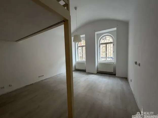 Pronájem bytu 1+1, Praha - Smíchov, Vltavská, 40 m2