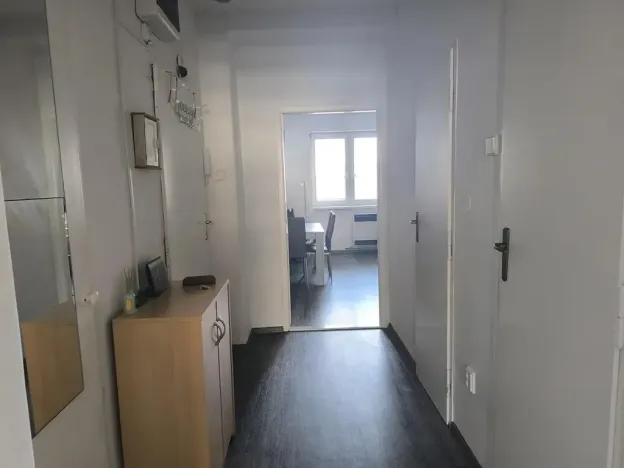 Pronájem bytu 2+1, Hradec Králové, Vocelova, 75 m2