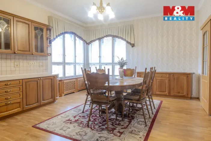 Prodej rodinného domu, Uherské Hradiště, U Stadionu, 300 m2