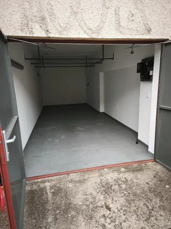 Pronájem garáže, Brno, Bystrcká, 16 m2