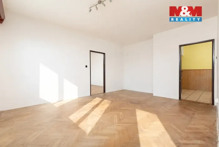 Prodej atypického bytu, Krnov - Pod Bezručovým vrchem, Bezručova, 73 m2