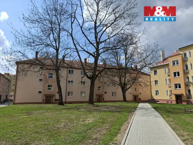 Pronájem bytu 2+1, Ostrov, Jungmannova, 58 m2