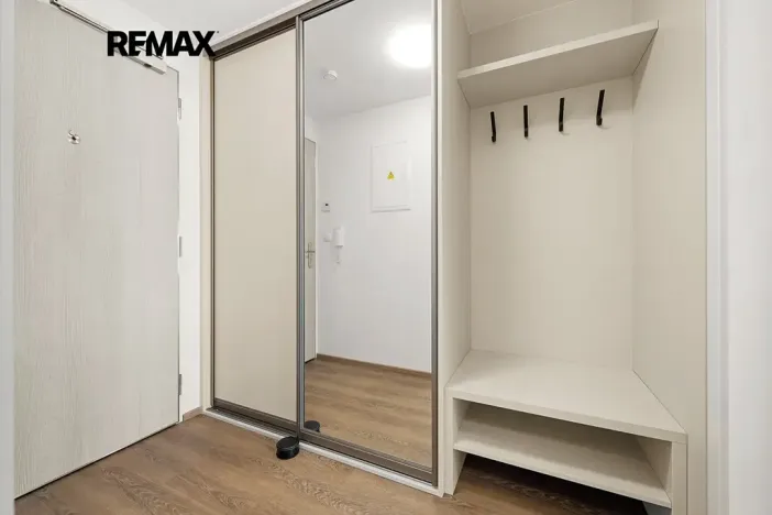 Pronájem bytu 1+kk, Praha - Hloubětín, Poděbradská, 33 m2