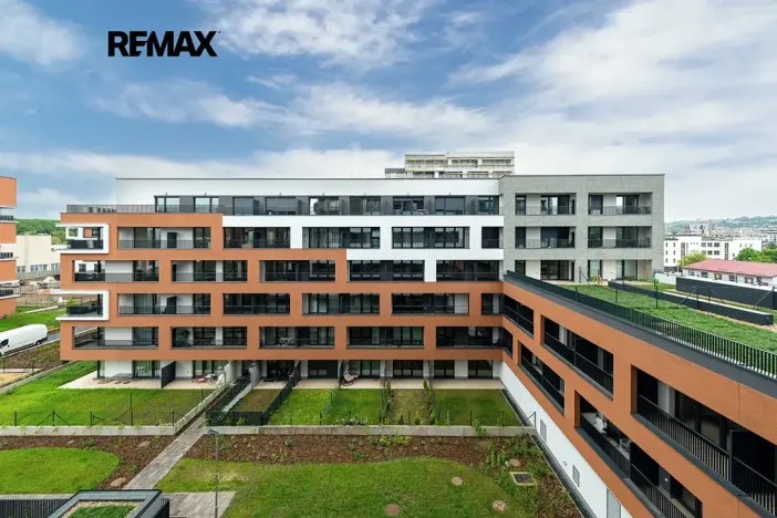 Pronájem bytu 1+kk, Praha - Hloubětín, Poděbradská, 33 m2