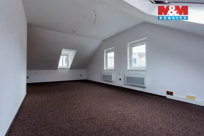 Pronájem kanceláře, Jeseník, nám. Svobody, 40 m2