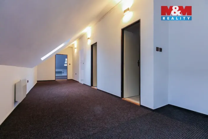 Pronájem kanceláře, Jeseník, nám. Svobody, 27 m2