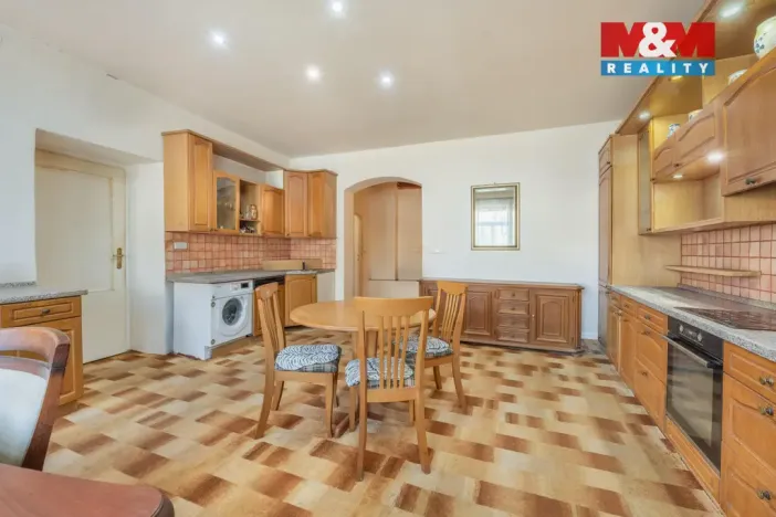 Prodej rodinného domu, Líský, 240 m2