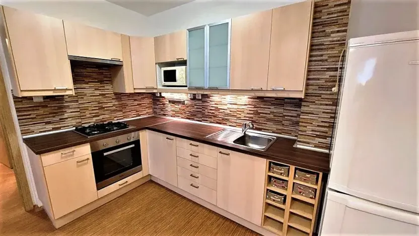 Pronájem bytu 2+kk, Praha - Modřany, Pertoldova, 47 m2