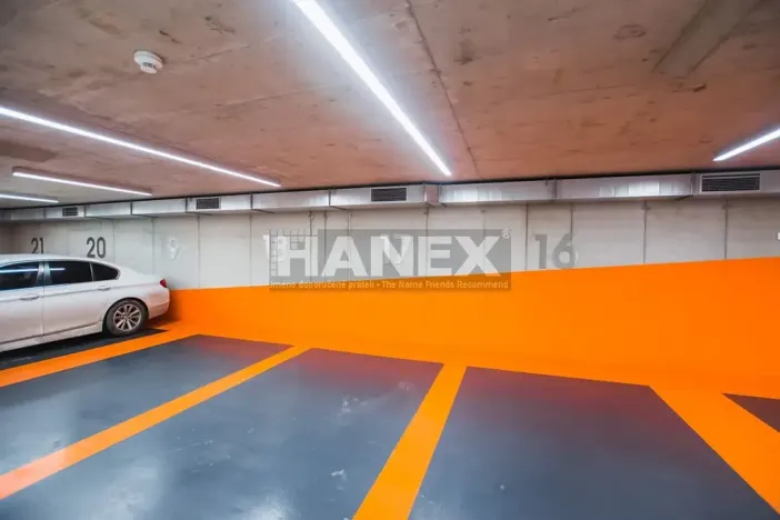 Pronájem garážového stání, Praha - Nové Město, Ostrovní, 12 m2