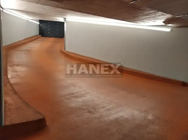 Pronájem garážového stání, Praha - Nové Město, Ostrovní, 12 m2