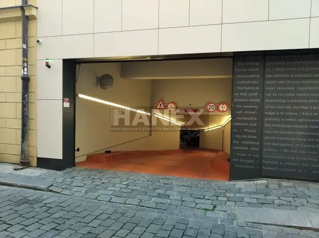 Pronájem garážového stání, Praha - Nové Město, Ostrovní, 12 m2