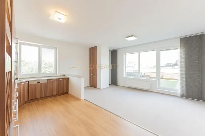 Pronájem bytu 3+kk, Olomouc, Jarmily Glazarové, 75 m2