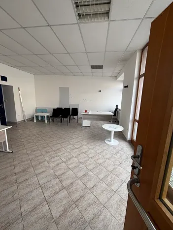 Pronájem obchodního prostoru, Náměšť nad Oslavou, Masarykovo nám., 42 m2
