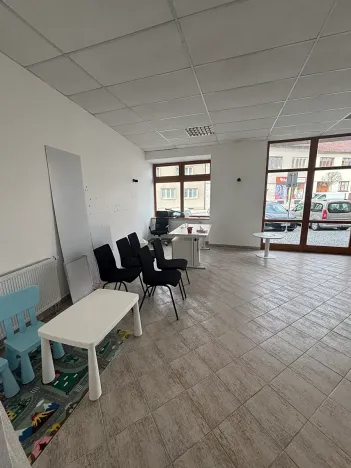 Pronájem obchodního prostoru, Náměšť nad Oslavou, Masarykovo nám., 42 m2