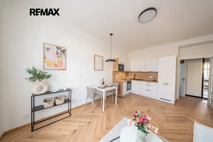 Pronájem bytu 2+kk, Praha - Nusle, Jaromírova, 46 m2