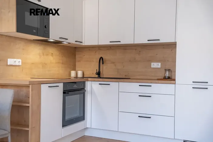 Pronájem bytu 2+kk, Praha - Nusle, Jaromírova, 46 m2