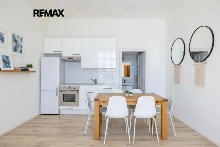 Prodej bytu 1+kk, Vráž, Nad Loděnicí, 28 m2