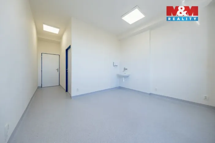 Pronájem obchodního prostoru, Praha - Petrovice, Ohmova, 22 m2