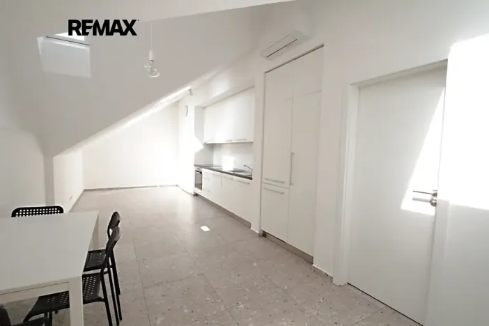 Pronájem bytu 2+kk, Kolín, Heverova, 52 m2