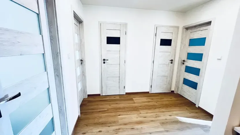 Pronájem bytu 3+1, Praha - Kobylisy, Chotovická, 84 m2