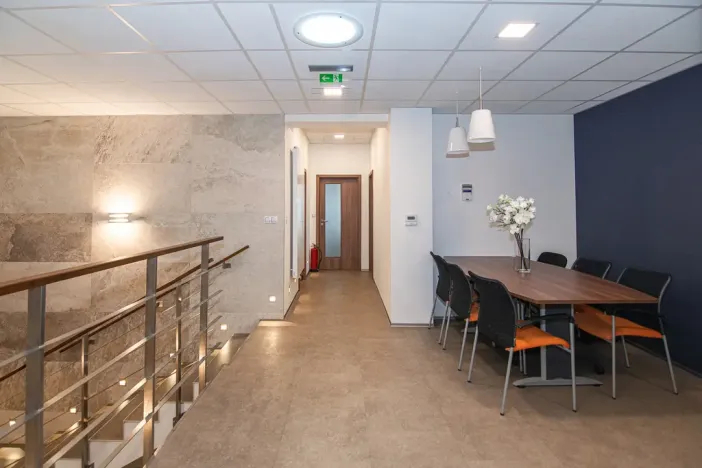 Pronájem kanceláře, Praha - Horní Počernice, Plkovská, 112 m2