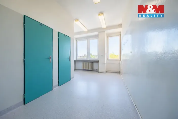 Pronájem obchodního prostoru, Praha - Petrovice, Ohmova, 193 m2