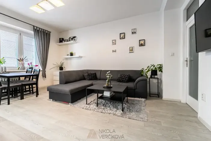 Pronájem bytu 2+kk, Brno, Burešova, 53 m2