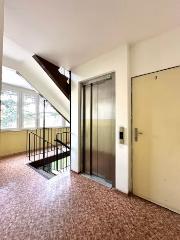 Pronájem bytu 3+1, Praha - Kobylisy, Třebenická, 65 m2