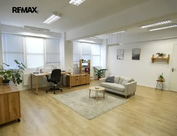 Pronájem kanceláře, Praha - Hloubětín, Nademlejnská, 77 m2