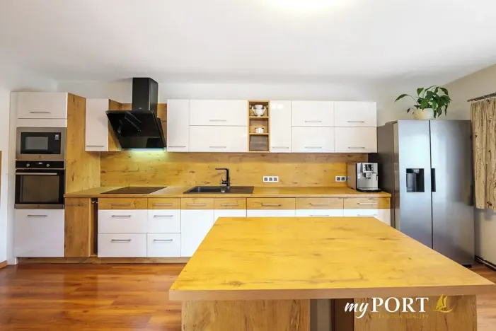 Prodej vícegeneračního domu, Chyše, Žižkovo náměstí, 322 m2