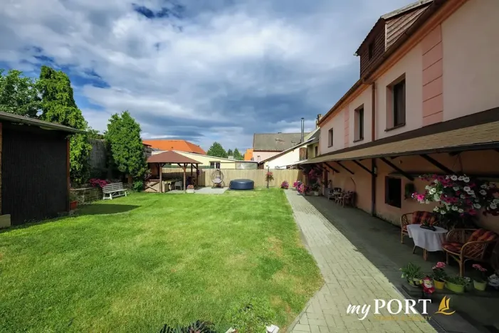 Prodej vícegeneračního domu, Chyše, Žižkovo náměstí, 322 m2